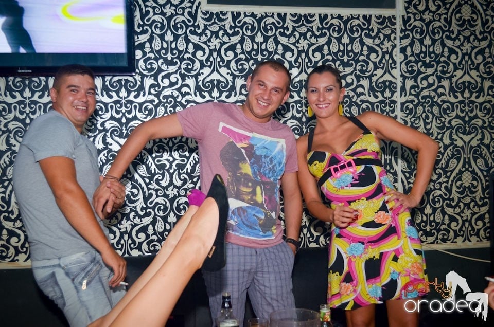 Nebunie în Club Life, 