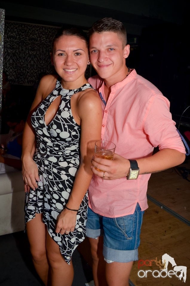 Nebunie în Club Life, 