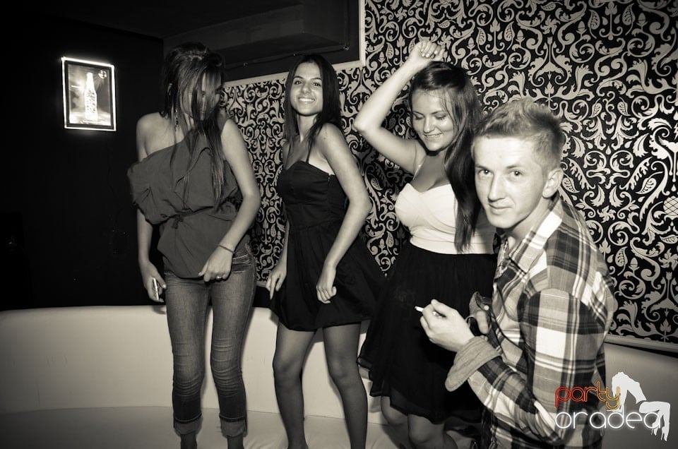 Nebunie în Club Life, 