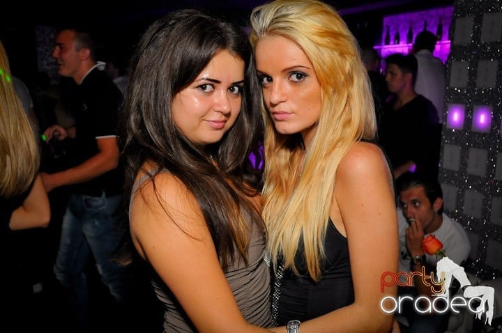 Nebunie în Club Life, 