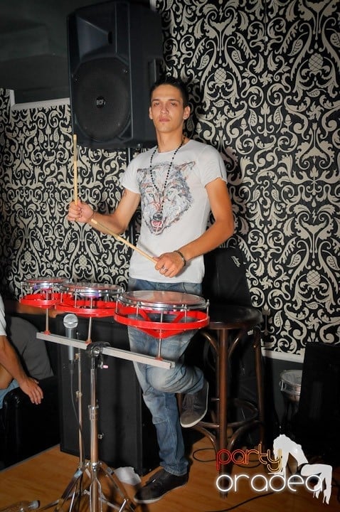 Nebunie în Club Life, 