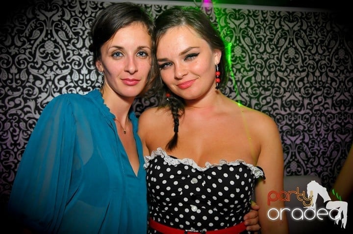 Nebunie în Club Life, 