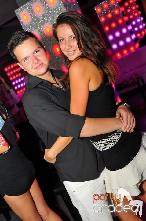 Nebunie în Club Life, 