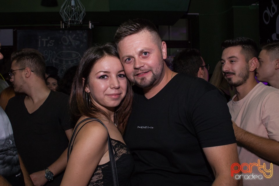 Neon Party by Old Bones Society, Green Pub