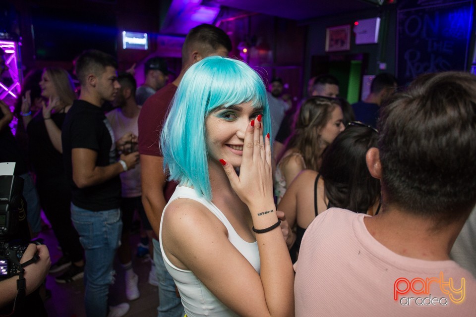 Neon Party by Old Bones Society, Green Pub
