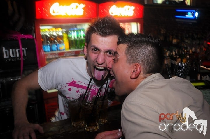 NMD Party în Escape, 