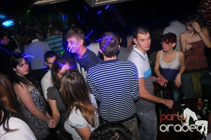 NMD Party în Escape, 