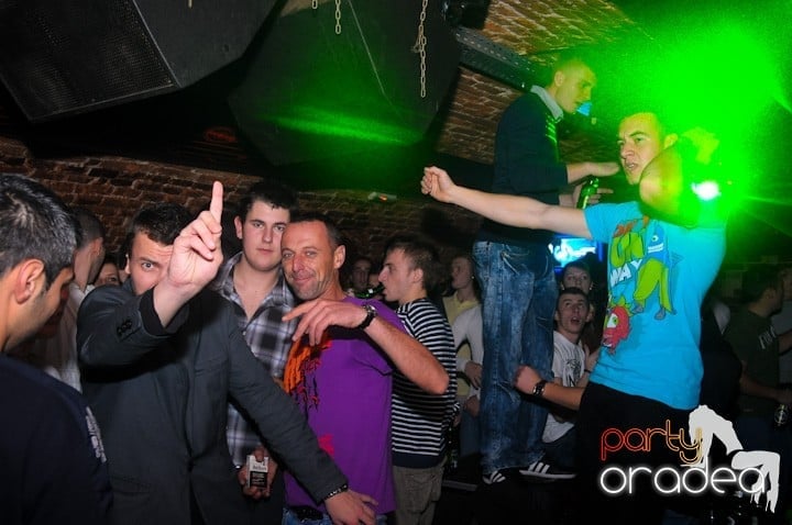 NMD Party în Escape, 