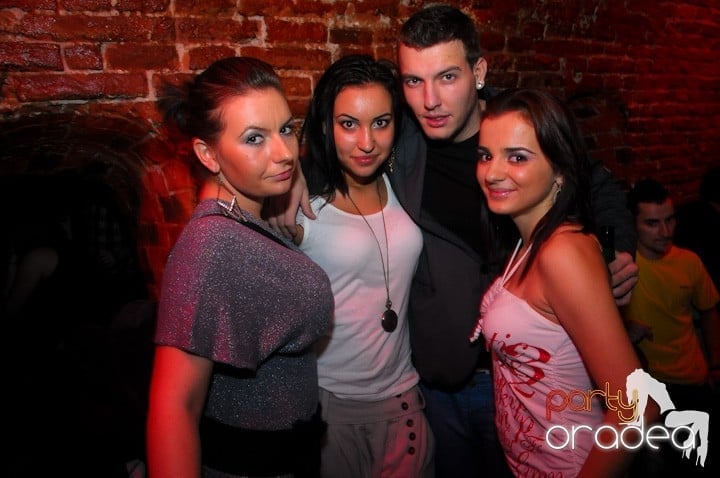 NMD Party în Escape, 