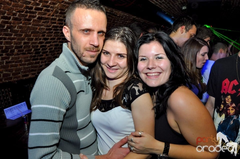 NMD Student's Party cu DJ Dewil în Escape, 