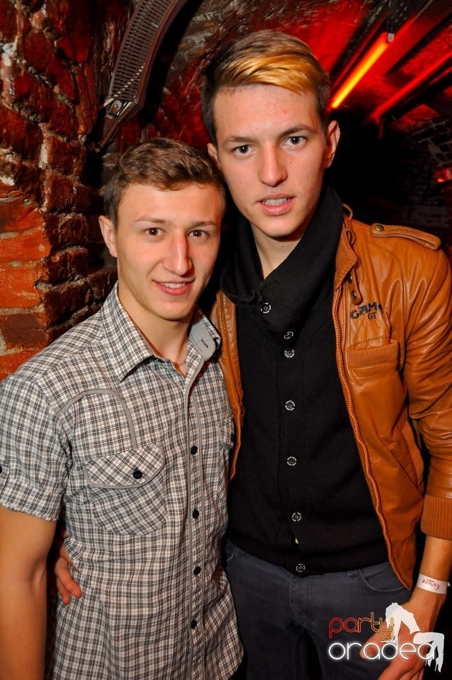 NMD Student's Party cu DJ Dewil în Escape, 