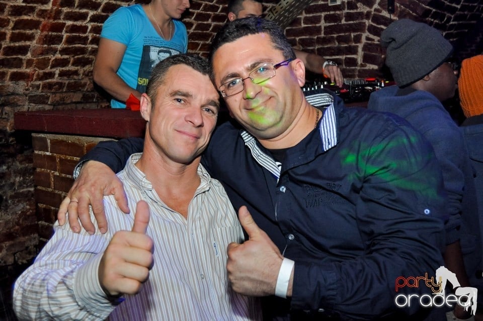 NMD Student's Party cu DJ Dewil în Escape, 