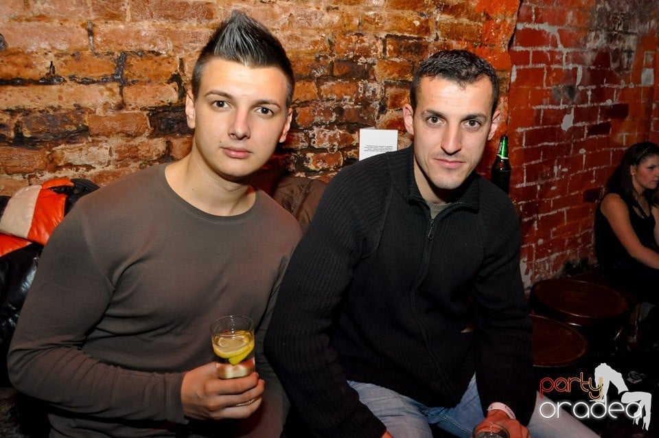 NMD Student's Party cu DJ Dewil în Escape, 