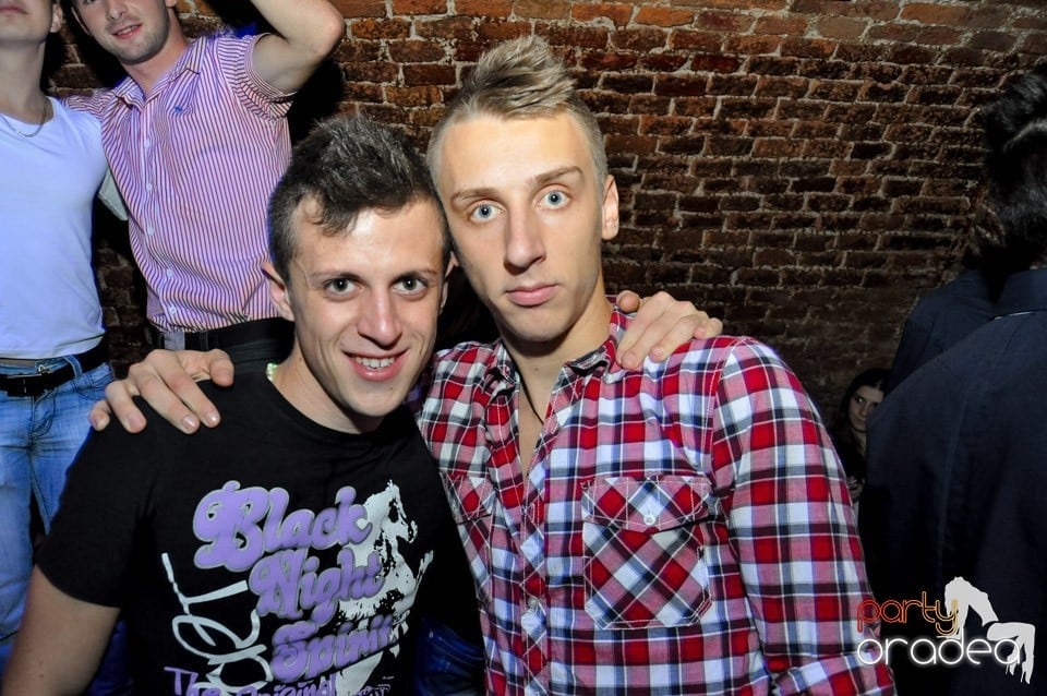 NMD Student's Party cu DJ Dewil în Escape, 