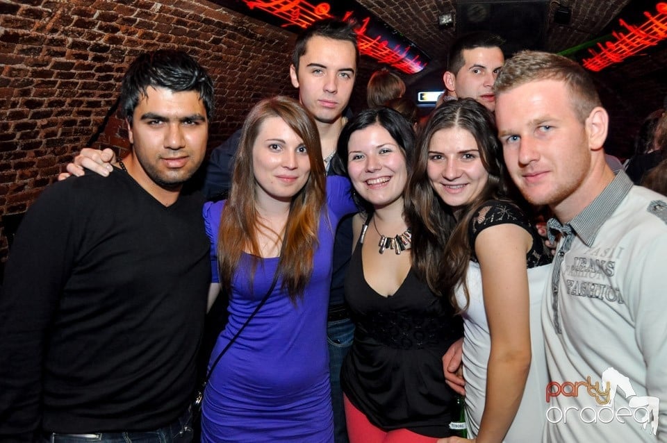 NMD Student's Party cu DJ Dewil în Escape, 