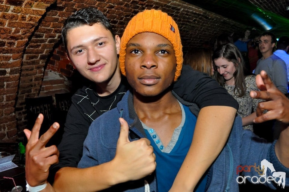 NMD Student's Party cu DJ Dewil în Escape, 