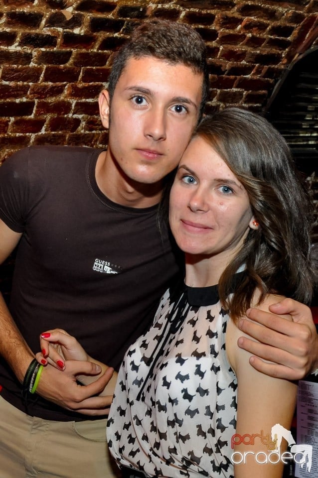 NMD Student's Party cu DJ Dewil în Escape, 