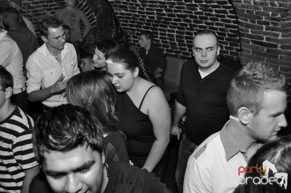 NMD Student's Party cu DJ Dewil în Escape, 