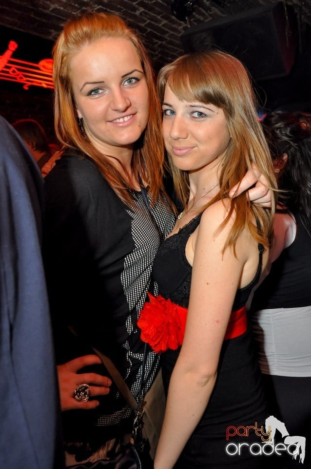 NMD Student's Party cu DJ Dewil în Escape, 