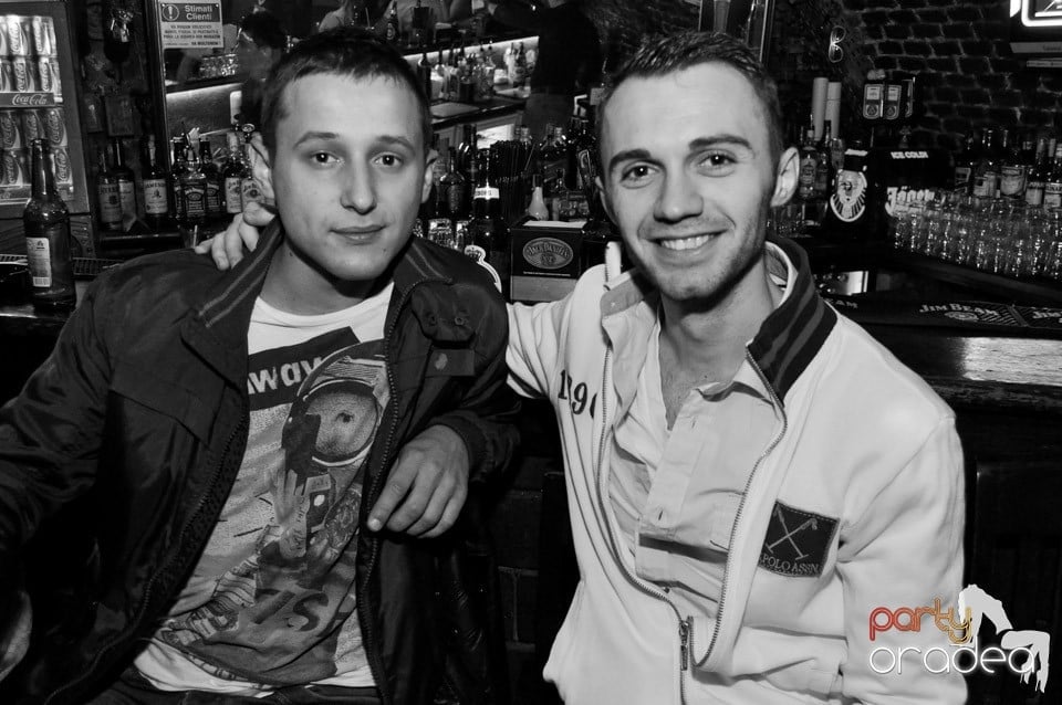 NMD Student's Party cu DJ Dewil în Escape, 