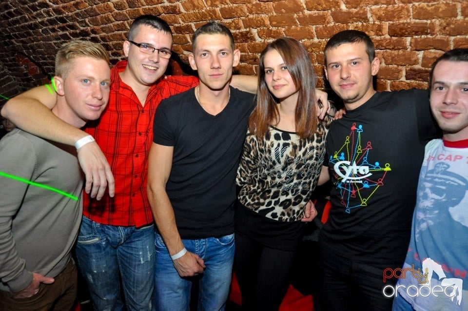 NMD Student's Party cu DJ Dewil în Escape, 