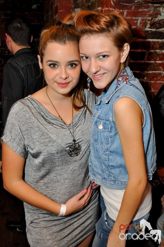 NMD Student's Party cu DJ Dewil în Escape, 