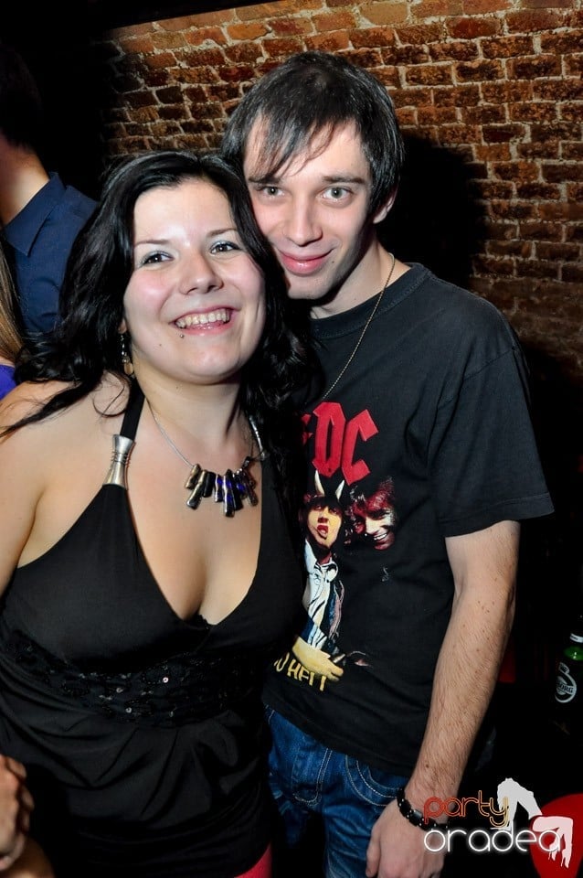 NMD Student's Party cu DJ Dewil în Escape, 