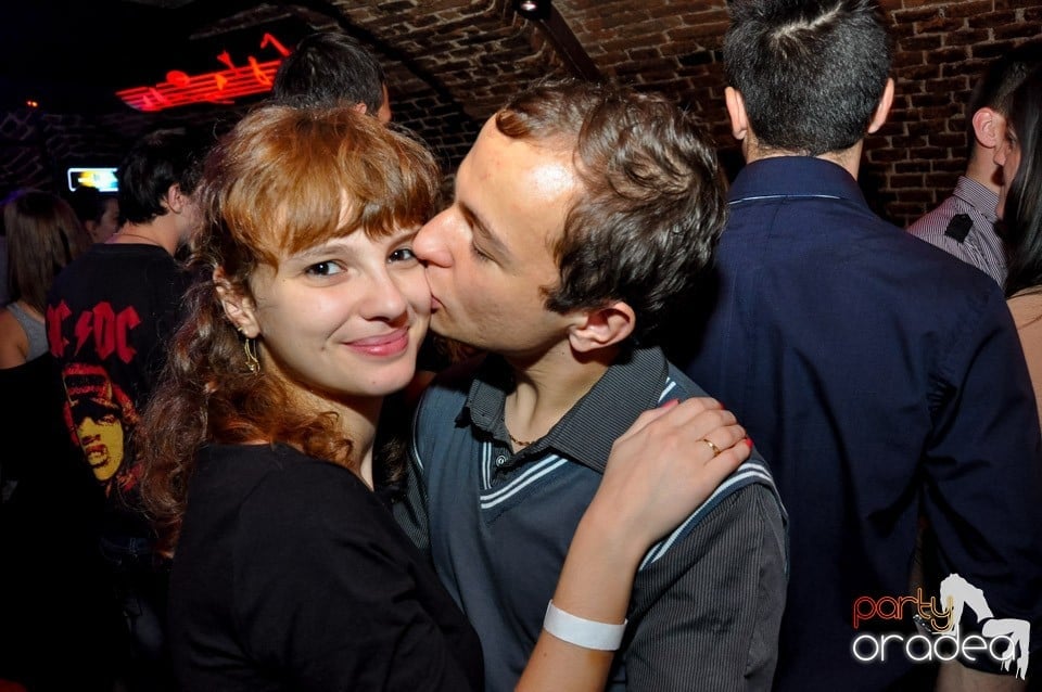 NMD Student's Party cu DJ Dewil în Escape, 