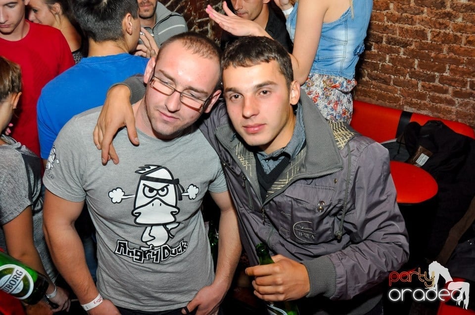 NMD Student's Party cu DJ Dewil în Escape, 