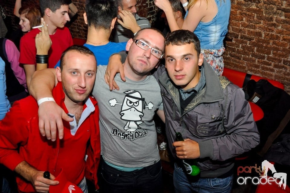 NMD Student's Party cu DJ Dewil în Escape, 