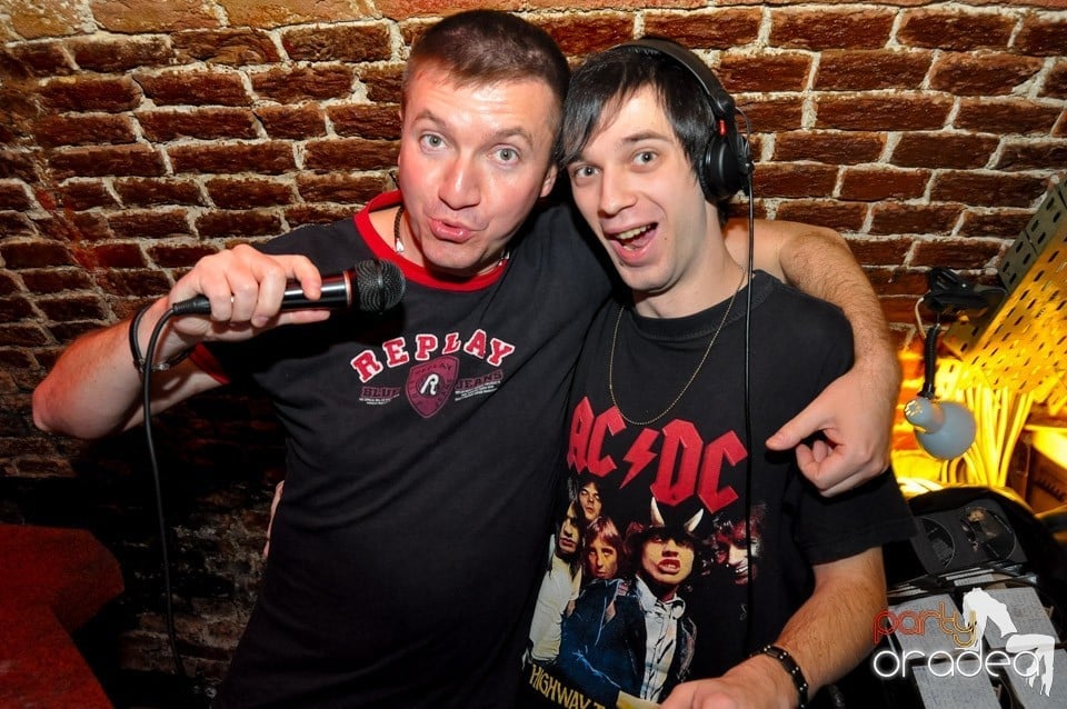 NMD Student's Party cu DJ Dewil în Escape, 