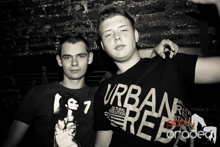 Noapte de distracţie în Escape, 