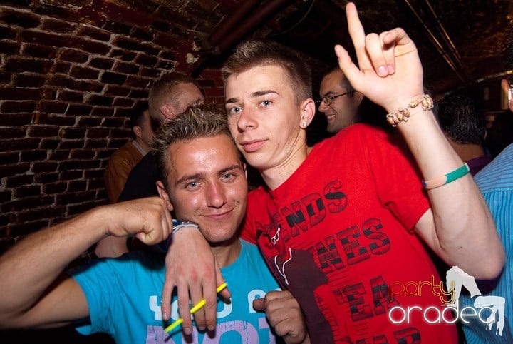 Noapte de distracţie în Escape, 