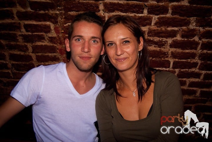 Noapte de distracţie în Escape, 