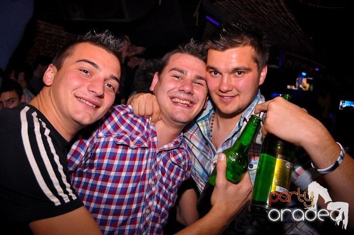 Noapte de distracţie în Escape, 