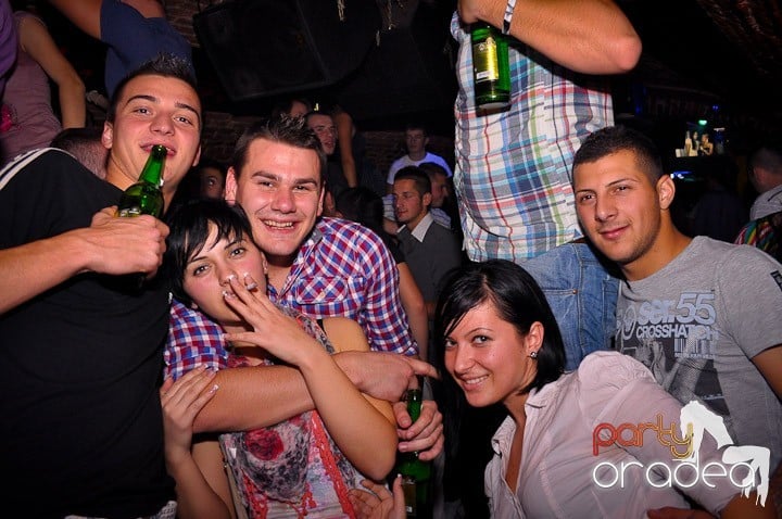 Noapte de distracţie în Escape, 