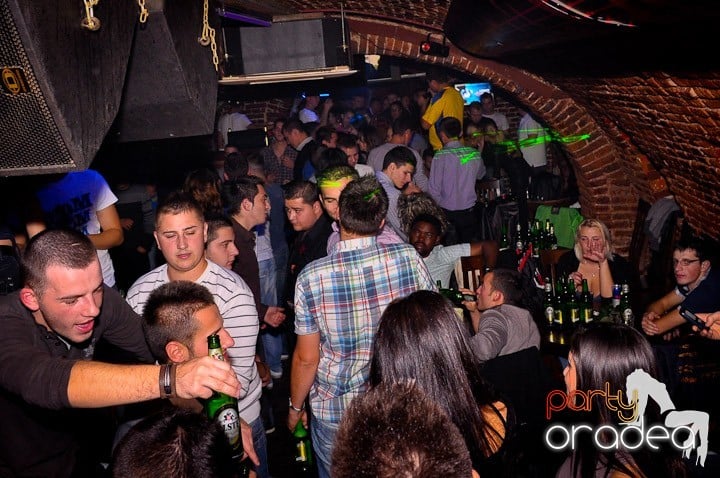 Noapte de distracţie în Escape, 