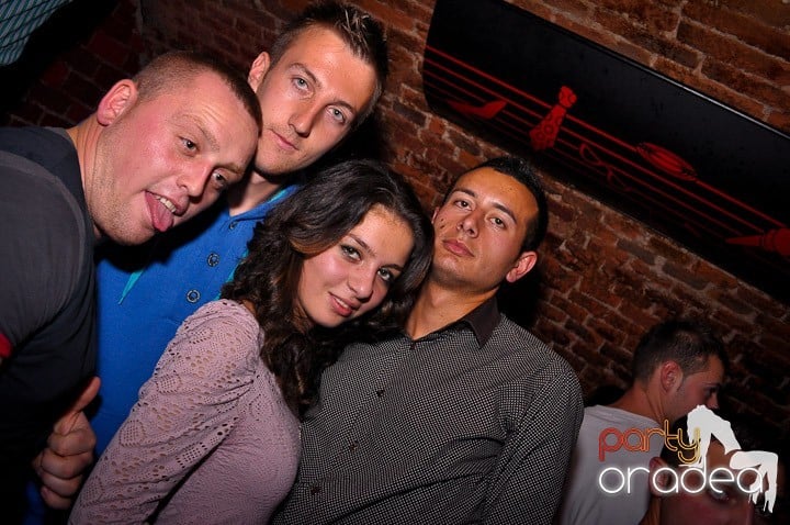 Noapte de distracţie în Escape, 