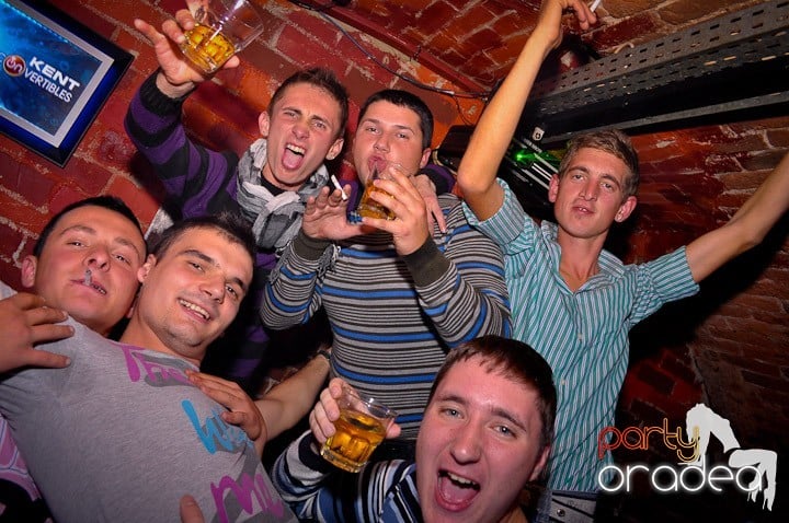 Noapte de distracţie în Escape, 