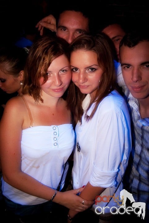 Noapte de distracţie în Escape, 