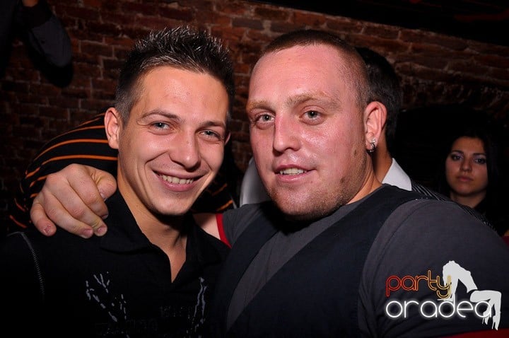 Noapte de distracţie în Escape, 