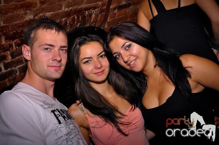 Noapte de distracţie în Escape, 