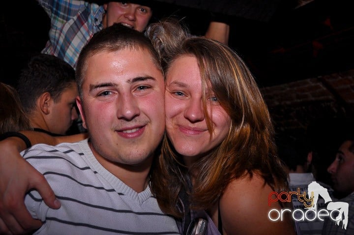 Noapte de distracţie în Escape, 