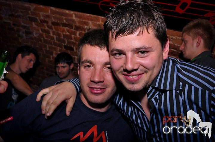 Noapte de distracţie în Escape, 