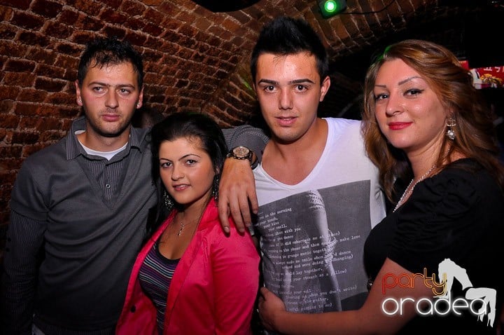 Noapte de distracţie în Escape, 