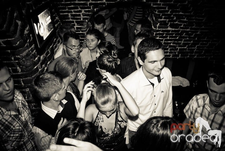 Noapte de distracţie în Escape, 