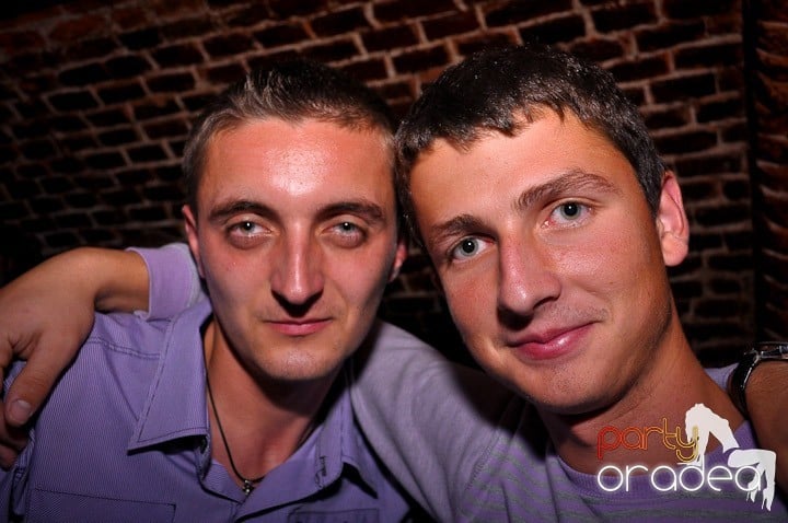 Noapte de distracţie în Escape, 