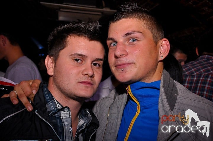 Noapte de distracţie în Escape, 