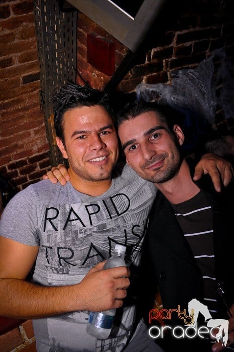 Noapte de distracţie în Escape, 