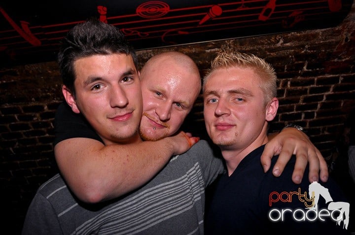 Noapte de distracţie în Escape, 